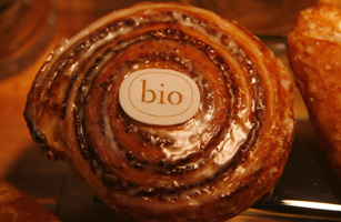 A pastry with an organic food label (Bio